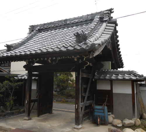 西光寺山門